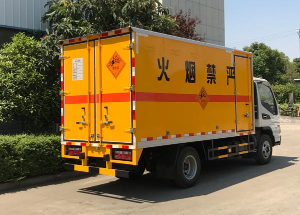 江淮駿鈴3.5噸爆炸品運(yùn)輸車(chē)